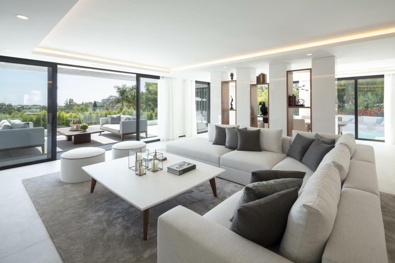 Villa Luxury For Rent In *